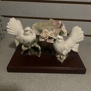 Dove‎ Figurine Sculpture Flowers Decorative Plate Wooden Base